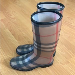 Rain boots